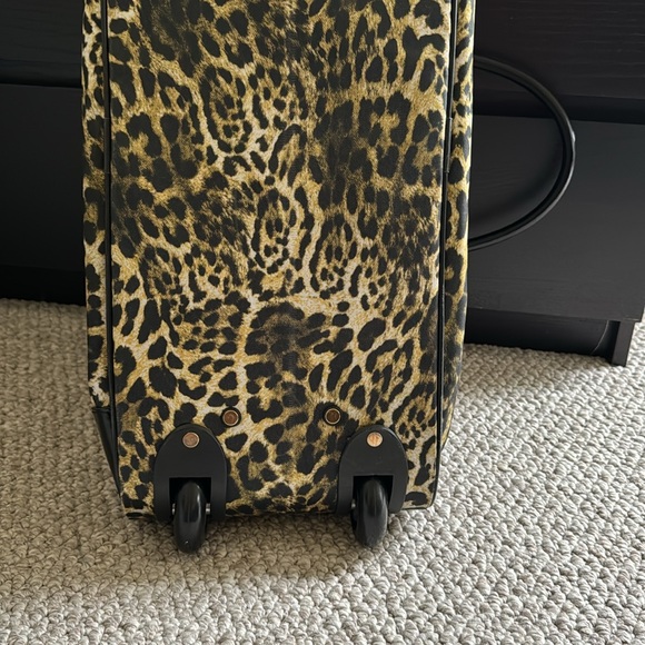bebe Cheetah Roller Duffle Bag - Picture 5 of 9